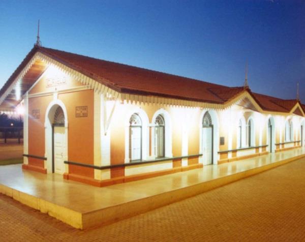Fachada da antiga estação ferroviária de Curvelo